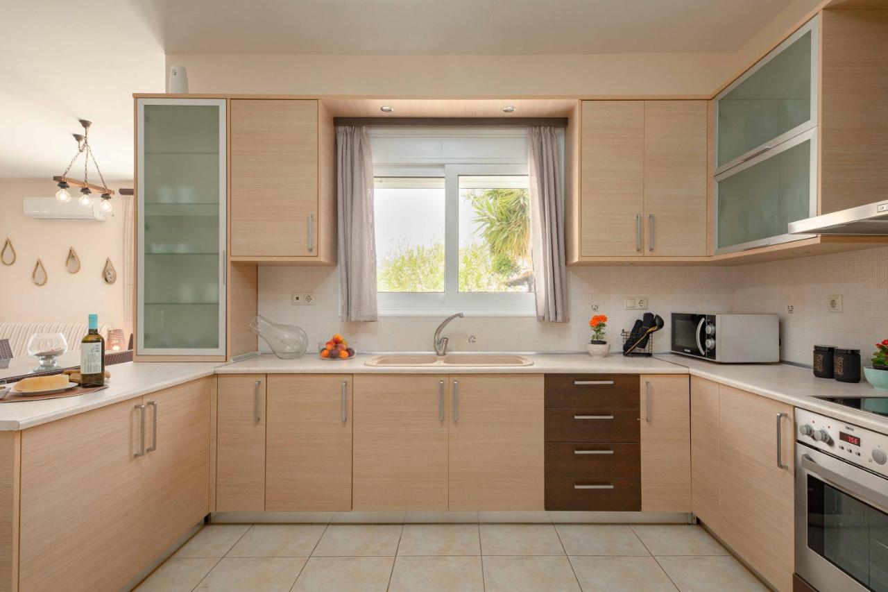 Villa Melenia For Family Holidays By The Beach Αγία Πελαγία  Εξωτερικό φωτογραφία